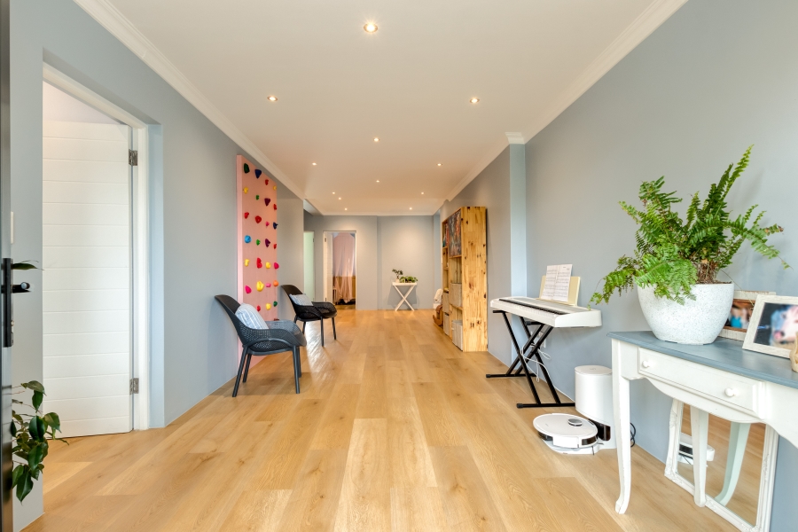 To Let 4 Bedroom Property for Rent in Aan de Wijnlanden Western Cape